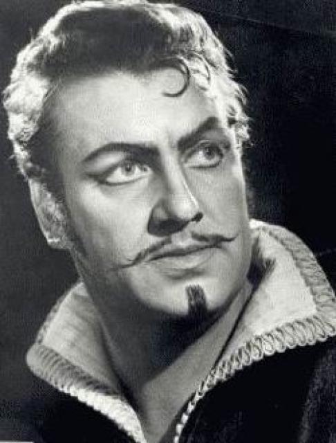 Николай Гяуров