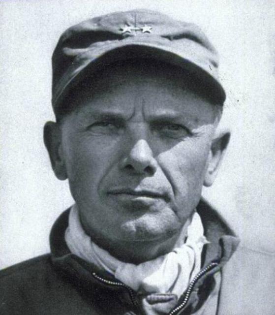 Эдвард Алмонд