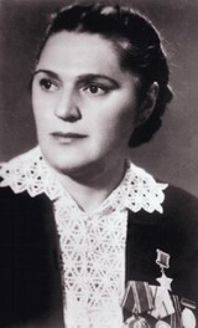 Elena Mazanik photo Elena Mazanik