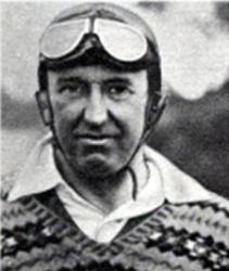 Maxi Mounds biography. Guinness Book record holder, owner of the