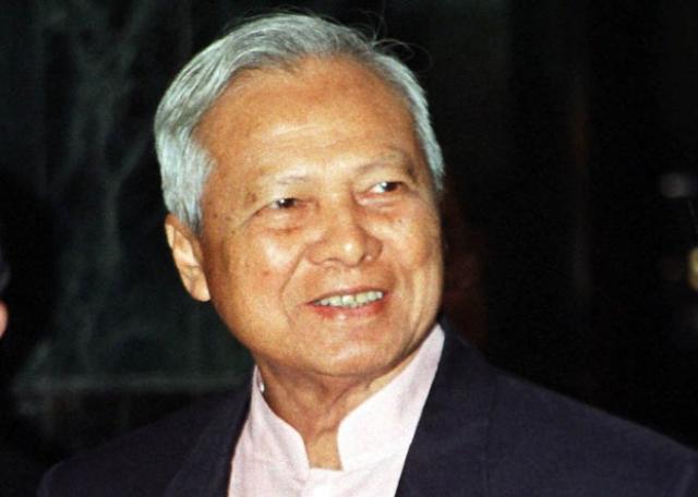 Prem Tinsulanon photo Prem Tinsulanon