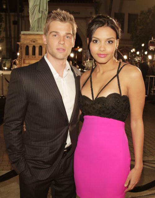 Mike Vogel photo Mike Vogel