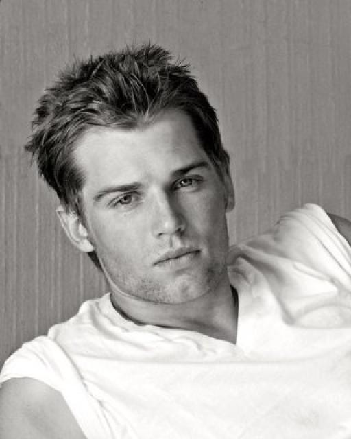 Mike Vogel photo Mike Vogel