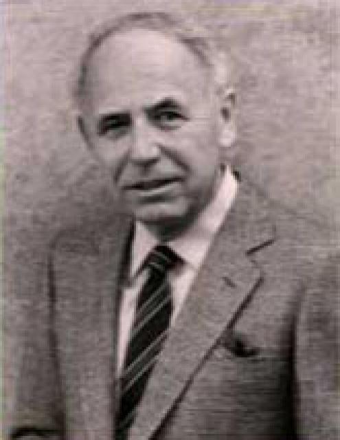 Arthur Hailey photo Arthur Hailey
