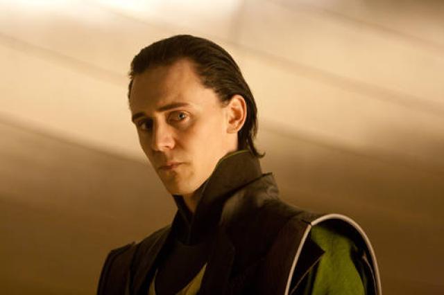 Tom Hiddleston photo Tom Hiddleston