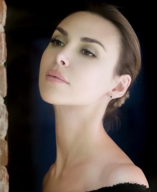 Eva Aveeva
