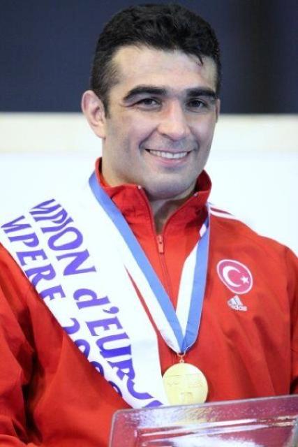 Nazmi Avluca