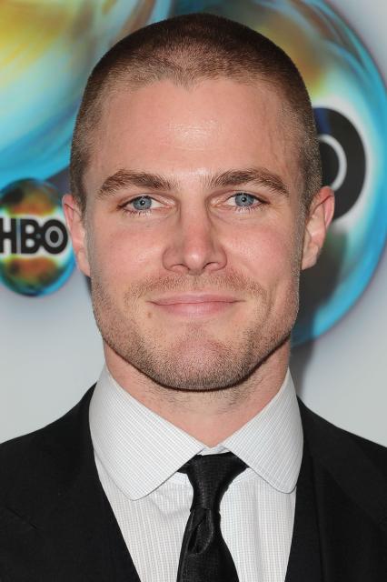 Stephen Amell photo Stephen Amell