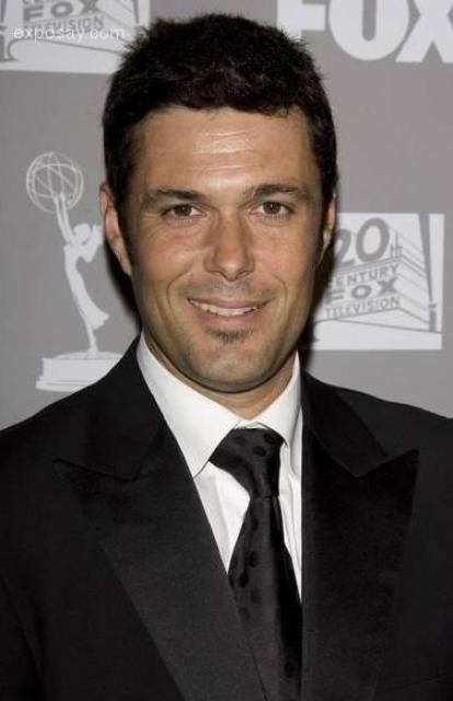 Carlos Bernard