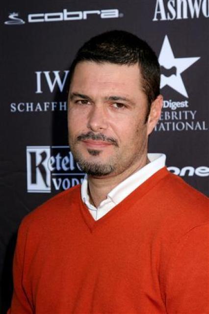 Carlos Bernard