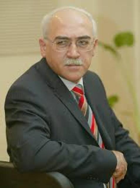 Иса Юнис Гамбар фото Иса Юнис Гамбар
