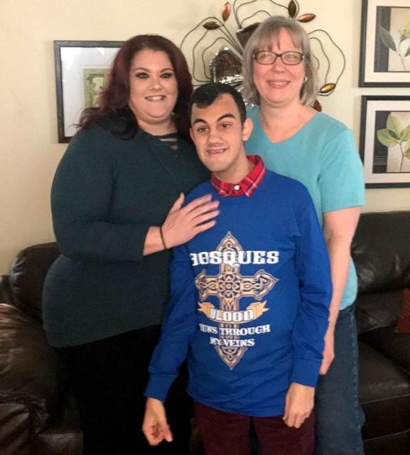 Энтони Доунс фото Энтони Доунс