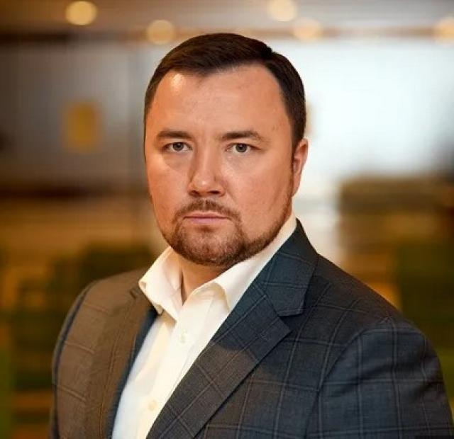 Денис Маслов