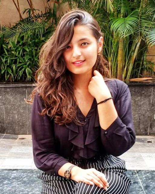 Poorna Khanna photo Poorna Khanna