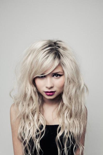 Nina Nesbitt biography. Scottish singer, songwriter, guitarist, pianist ...