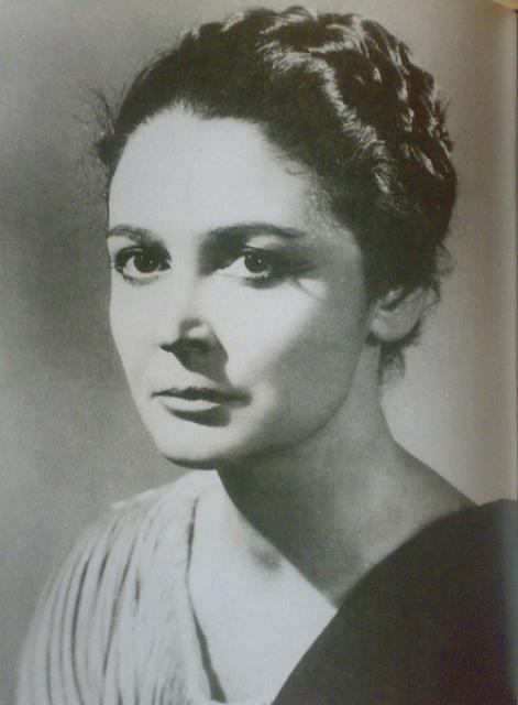 Анна Синодину